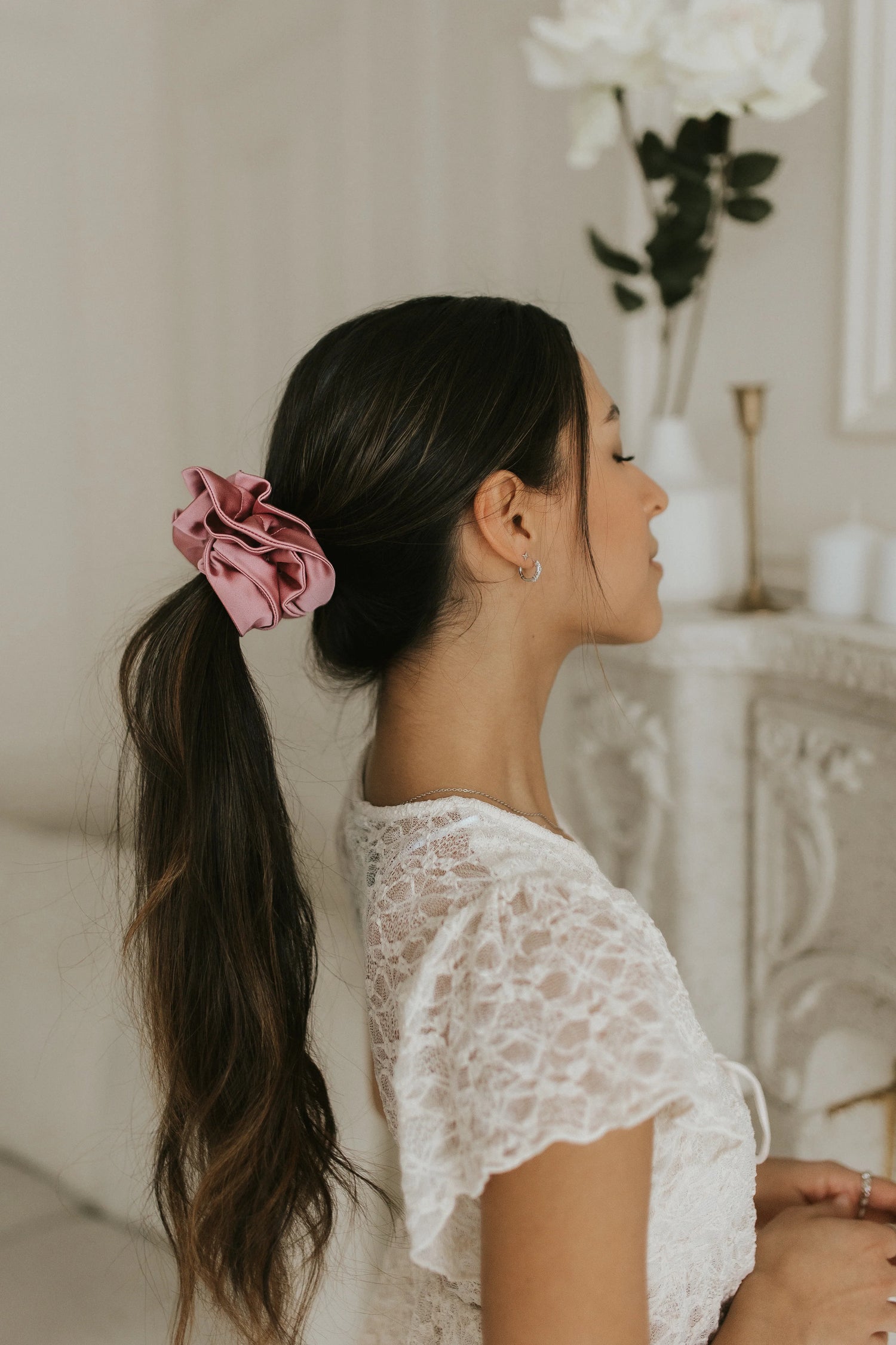 Ruffled scrunchie - Vintage pink satin