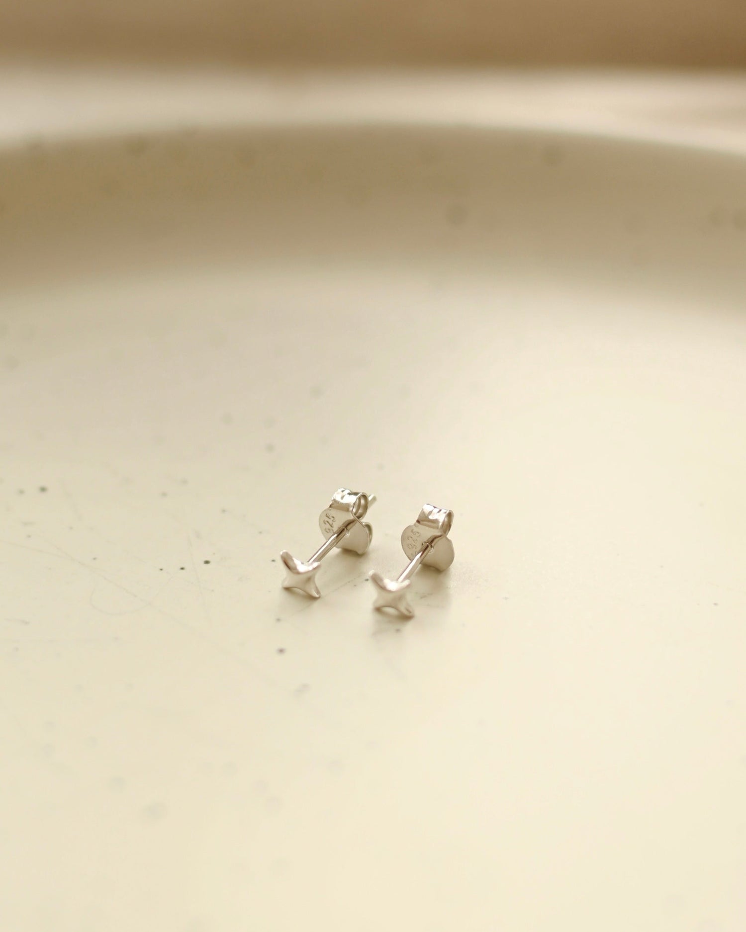 Boucles d'oreilles Éclipse Studs
