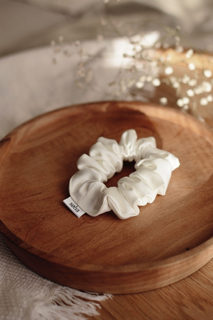 Satin scrunchie - Off-white